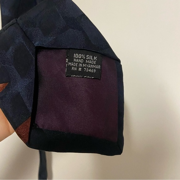 LOONEY TUNES Christmas Warner Tie Silk Bugs Daffy - Picture 3 of 6